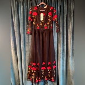 Rose black embroidered tulle 3/4 sleeve maxi